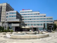 Ramada by Wyndham Iasi City Centre Hotel dekat Galata Monastery