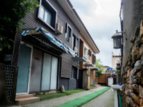 Sese Cottage Hotels near kalakuta museum