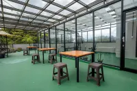 Mogens Guesthouse Hotels in Sumurbandung