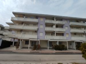 Comfy 2 Bedroom Flat Near the Beach