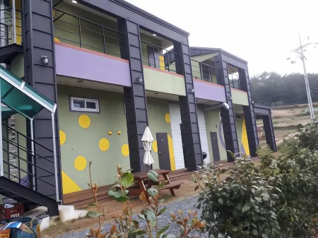 Wando Cheongsando Sun and Moon Pension