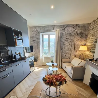 Les Apparts de Léon Hotels in Plouider