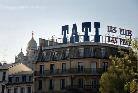 Hotel the Playce by Happyculture