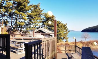 Taean Byeolgung Hanok Pension