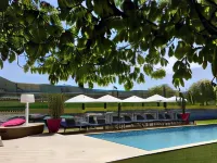 Les Insolites du Domaine de Suzel Hotels in Saint-Clair-de-la-Tour