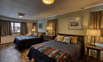 Lewis & Clark Resort