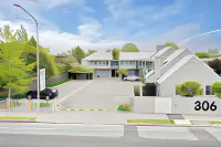 306 Motel Apartments Hotels in Upper Riccarton
