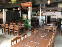 Soutjai Guesthouse & Restaurant - Guest houses