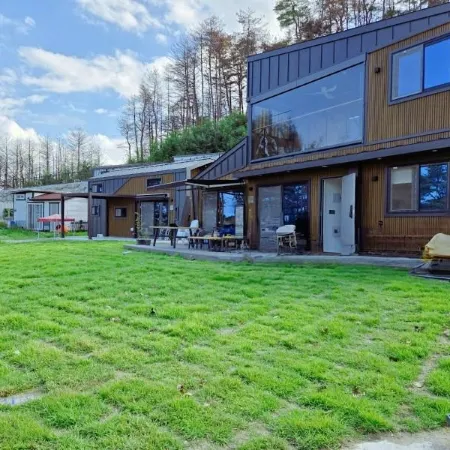 Gangneung Gyeongpo Cabin Pension Отели рядом с достопримечательностью «Фантазийный музей чашек»