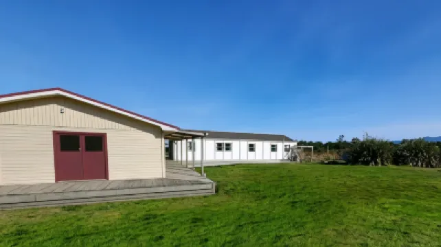 Rarakau Lodge Hotels in 