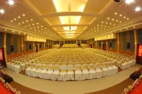 The Quilon Beach Hotel and Convention Center فنادق في كولام