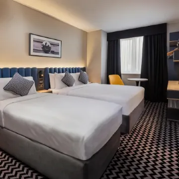 Academy Plaza Hotel