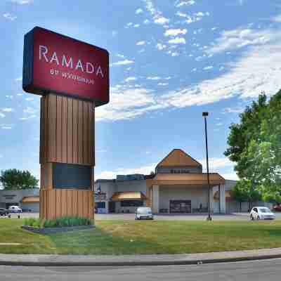 Ramada by Wyndham Sioux Falls Airport-Waterpark & Event Ctr Hotel Exterior
