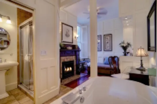 Azalea Inn and Villas