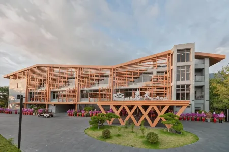 SPRING RESORT Отели рядом с достопримечательностью «Chung Tai Chan Monastery»