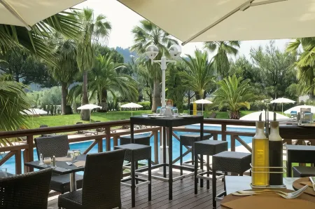 Promotel Отели в г. Сен-Мартен-дю-Вар