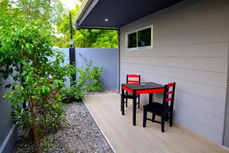 Micky Santoro -Apartments Отели рядом с достопримечательностью «Райский пляж»