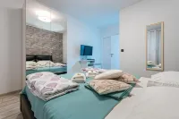 Apartments Villa Sol Hotels in Saplunara