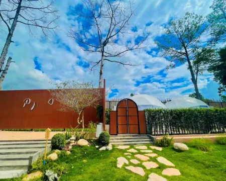 ปาป๊าคิวสวีท รีสอร์ท โรงแรมในร้อยเอ็ด