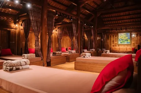 Maison Teahouse Homestay Отели рядом с достопримечательностью «Công Ty Cp Môi Trường Đô Thị Hà Giang»