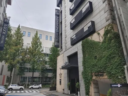 Newmond Hotel