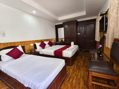Tree Elanza Hotels near CITY VIEW