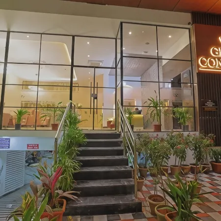 Grand Continent Hotel Gachibowli, US Consulate Отели рядом с достопримечательностью «Оушен Парк»