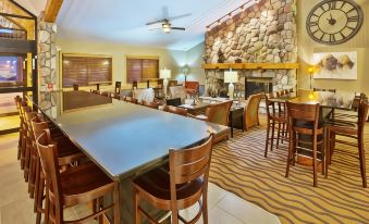 AmericInn by Wyndham Grand Forks