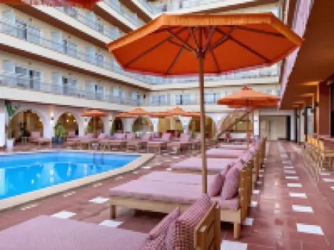 Tent Bahia de Palma Hotels in Llucmajor
