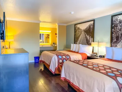 Super 8 by Wyndham Ukiah Hotels near JCPenney