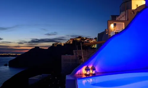 Fira Deep Blue Suites