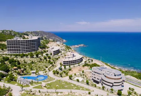 Ohana Village Отели в г. Phu Cat District