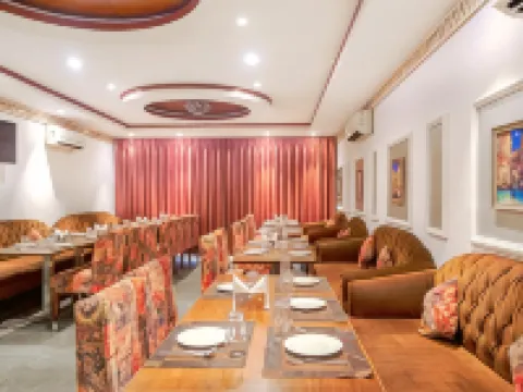 Hotel Highway Greens Near VR Punjab Mall Airport Road Mohali Chandigarh サヒブザダ・アジット・シン・ナガーのホテル