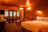 Powderhorn Chateau Hotels near Whakapapa Holiday Park