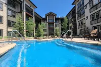 Cozy Fireplace and Resort Amenities - Charming Ski Retreat Hotels in Saint Mary's