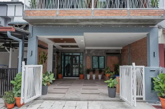 Bricks Guesthouse Nổi bật Photos