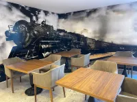 Focus Park SUIT Hotel