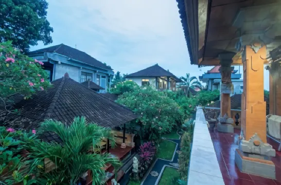 Yuliati House Ubud Отели рядом с достопримечательностью «Убудский дворец»