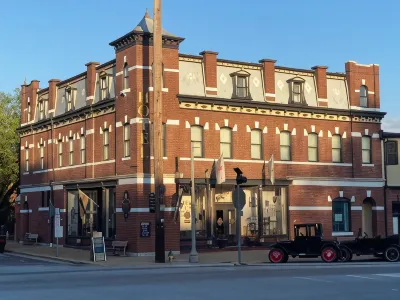 Hermann Crown Suites Hotels near Tin Mill Brewing Co
