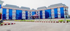 De Peace Hotel and Suites