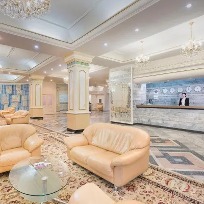 Otrar Hotel โรงแรมใกล้มหาวิหารเซนคอฟ