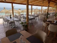 Golf Residence- Families and Couples Only - Pet friendly