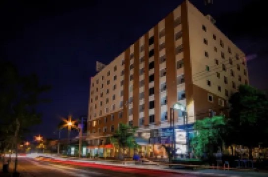 ธาราเลค โรงแรมใกล้ตลาดทวีทรัพย์พลาซ่า ร่มเกล้า