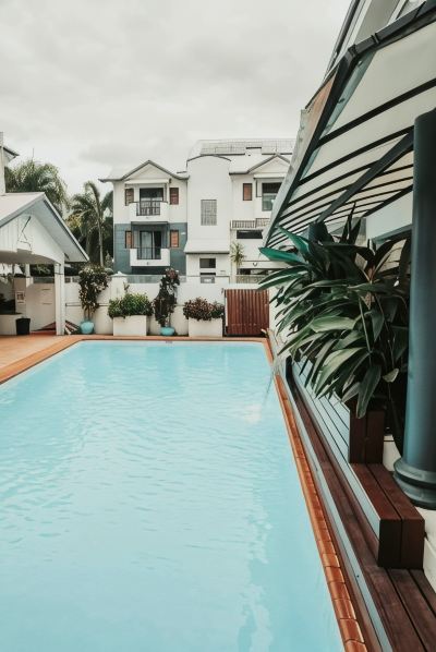 屋外プール ケアンズ クイーンズ コートの写真