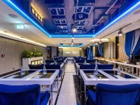 Varsovia Apartamenty Kasprzaka Hotels near Bielany