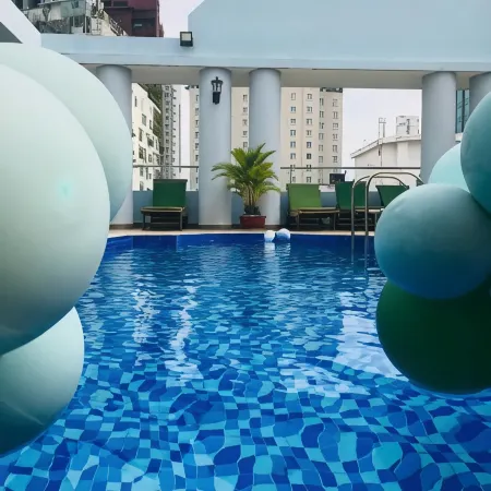 Huong Sen Hotel Отели рядом с достопримечательностью «Манна»