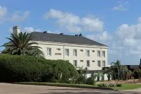 Serena Hotel - Punta del Este - Unico Sobre la Playa Hotels in Los Morteros