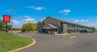 Econo Lodge Inn & Suites