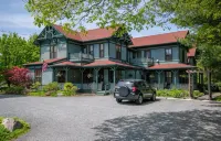 The Primrose Hotel dekat Thunder Hole