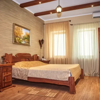 Lovchy Hotels near N2